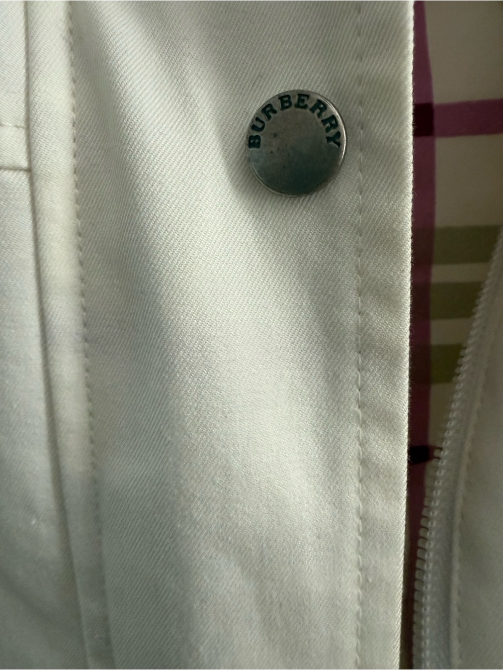 Burberry London Cream cotton canvas reversible Utility Vest with Plaid inside - Picture 4 of 13